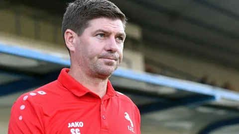 范迪克感叹：尼奥尼半年轻于我，每见其上场，岁月感油然而生！