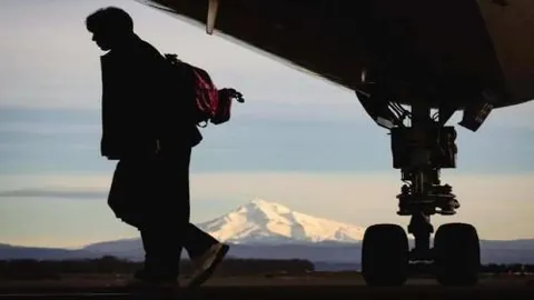 巴塞豪资中场引援遇阻，半程恐沦为免费球员？足球转会资讯